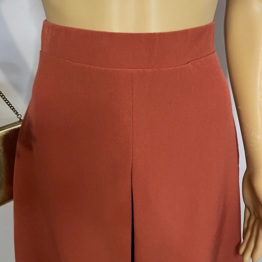 Burnt orange high waisted gaucho pants with pleating and wide leg fit below knee - Picture 3 of 10